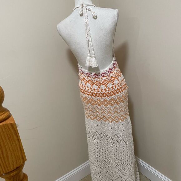Free People Ikat Oasis Maxi Dress Halter Crochet
Knit buckles size M NWOT - Picture 7 of 13